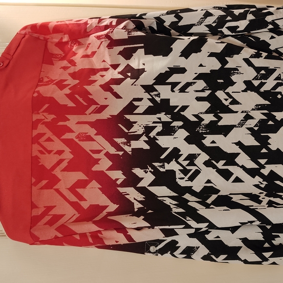 Red and Black Geometric Blouse - Picture 3 of 3
